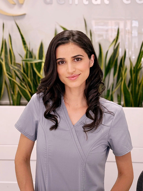 https://revidentdentalcenter.digitalvp.es/wp-content/uploads/2026/06/Miriam-Antonie.jpg